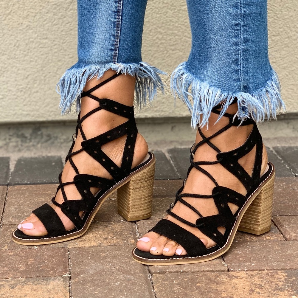 Black 100% Leather Block Heel Lace Up Ankle Sandal - Picture 3 of 8